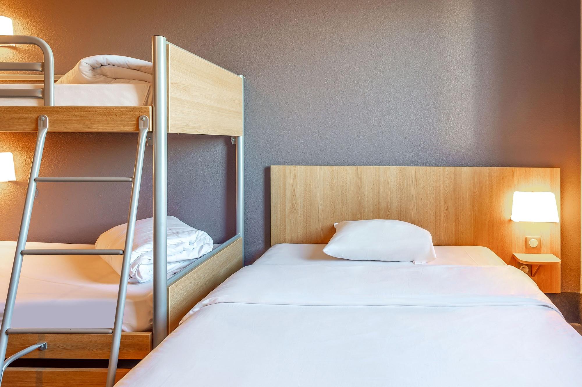 B&B Hotel Toulon Олиул Екстериор снимка