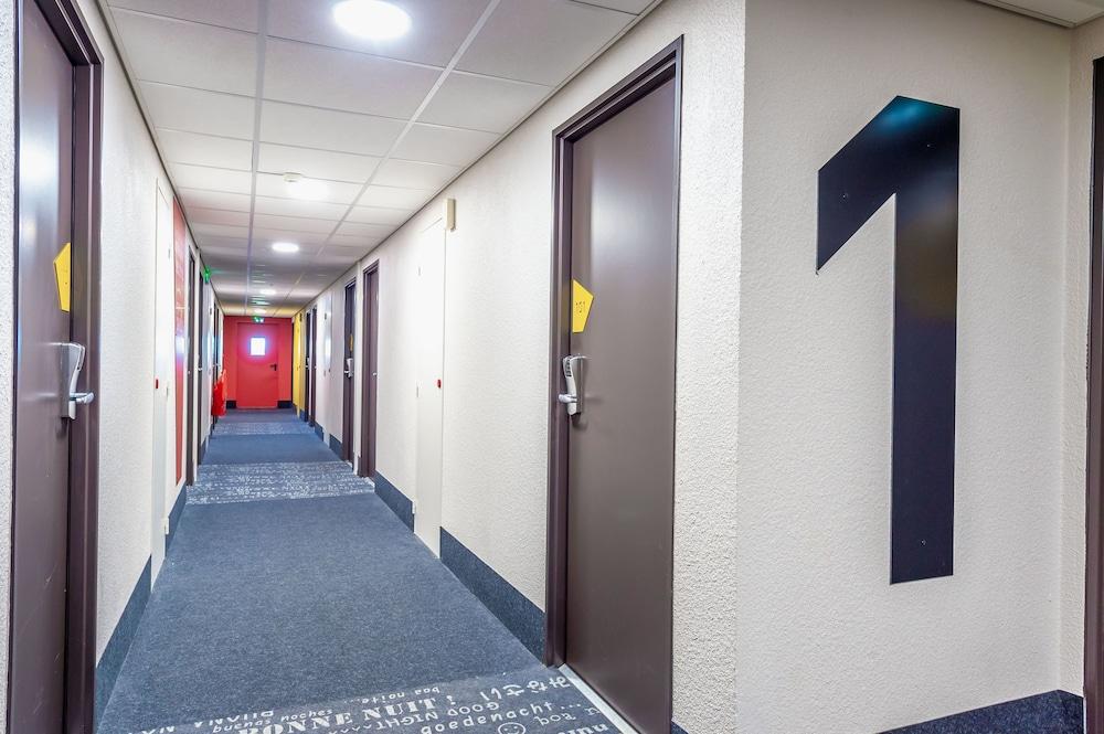 B&B Hotel Toulon Олиул Екстериор снимка