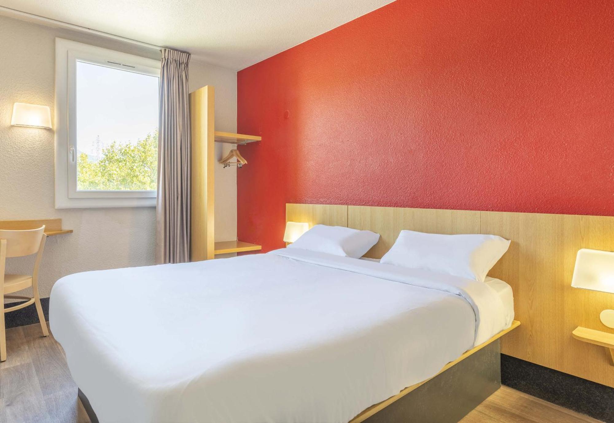 B&B Hotel Toulon Олиул Екстериор снимка
