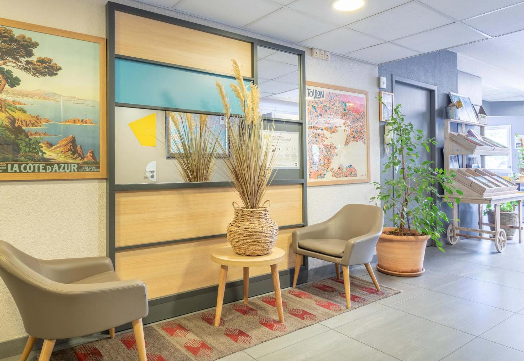 B&B Hotel Toulon Олиул Екстериор снимка