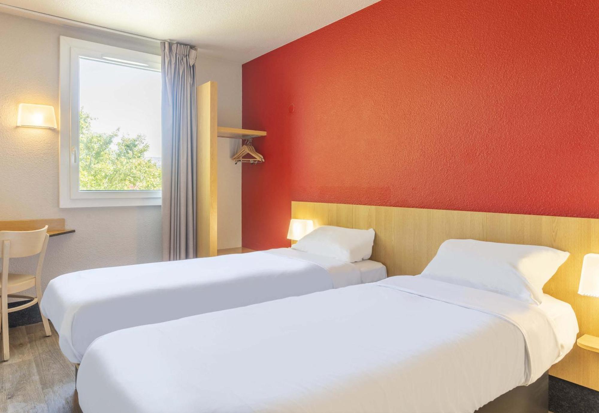 B&B Hotel Toulon Олиул Екстериор снимка