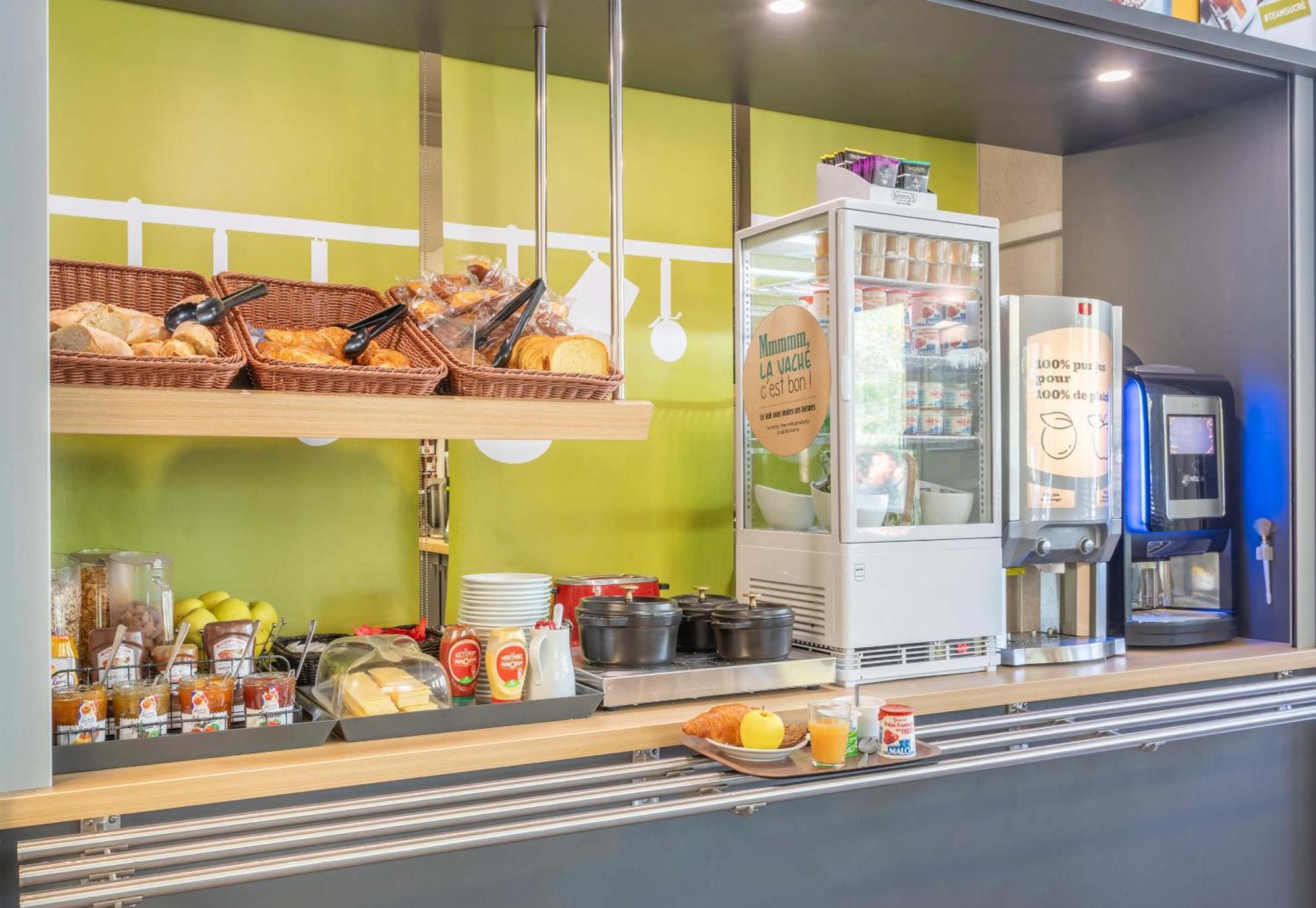 B&B Hotel Toulon Олиул Екстериор снимка