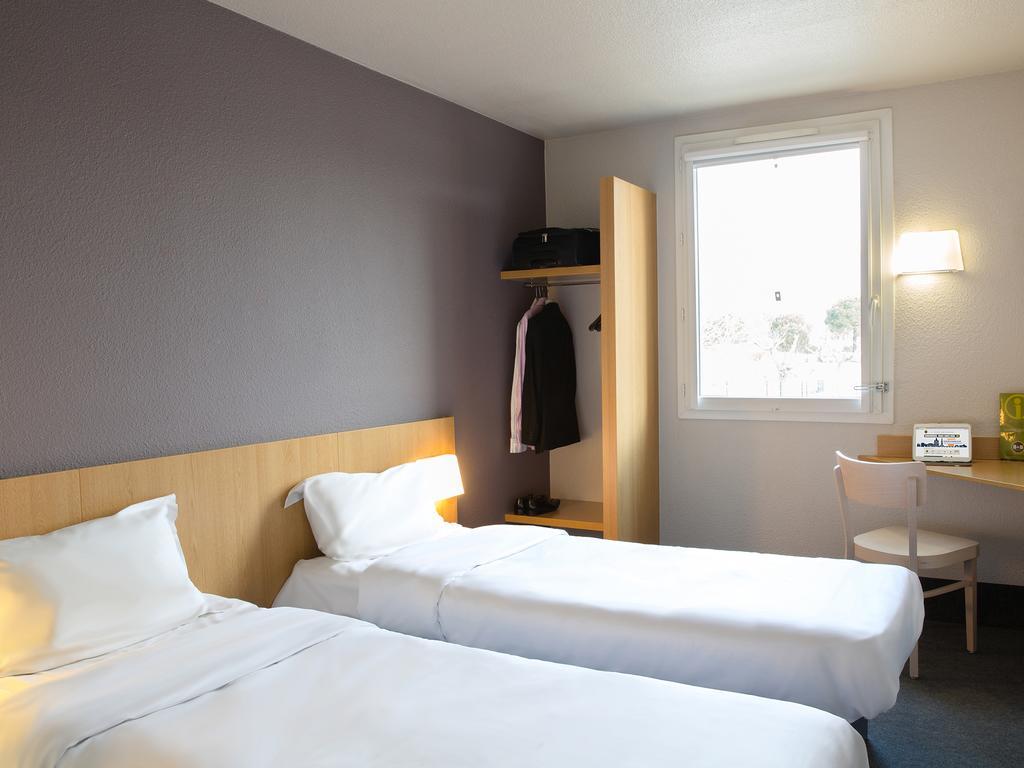 B&B Hotel Toulon Олиул Екстериор снимка