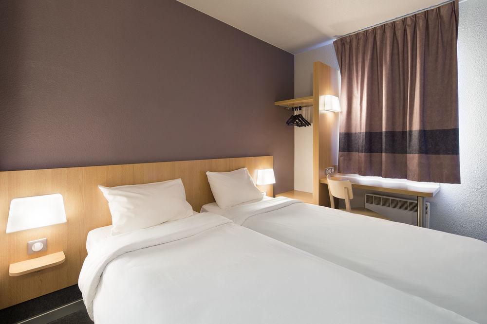 B&B Hotel Toulon Олиул Екстериор снимка