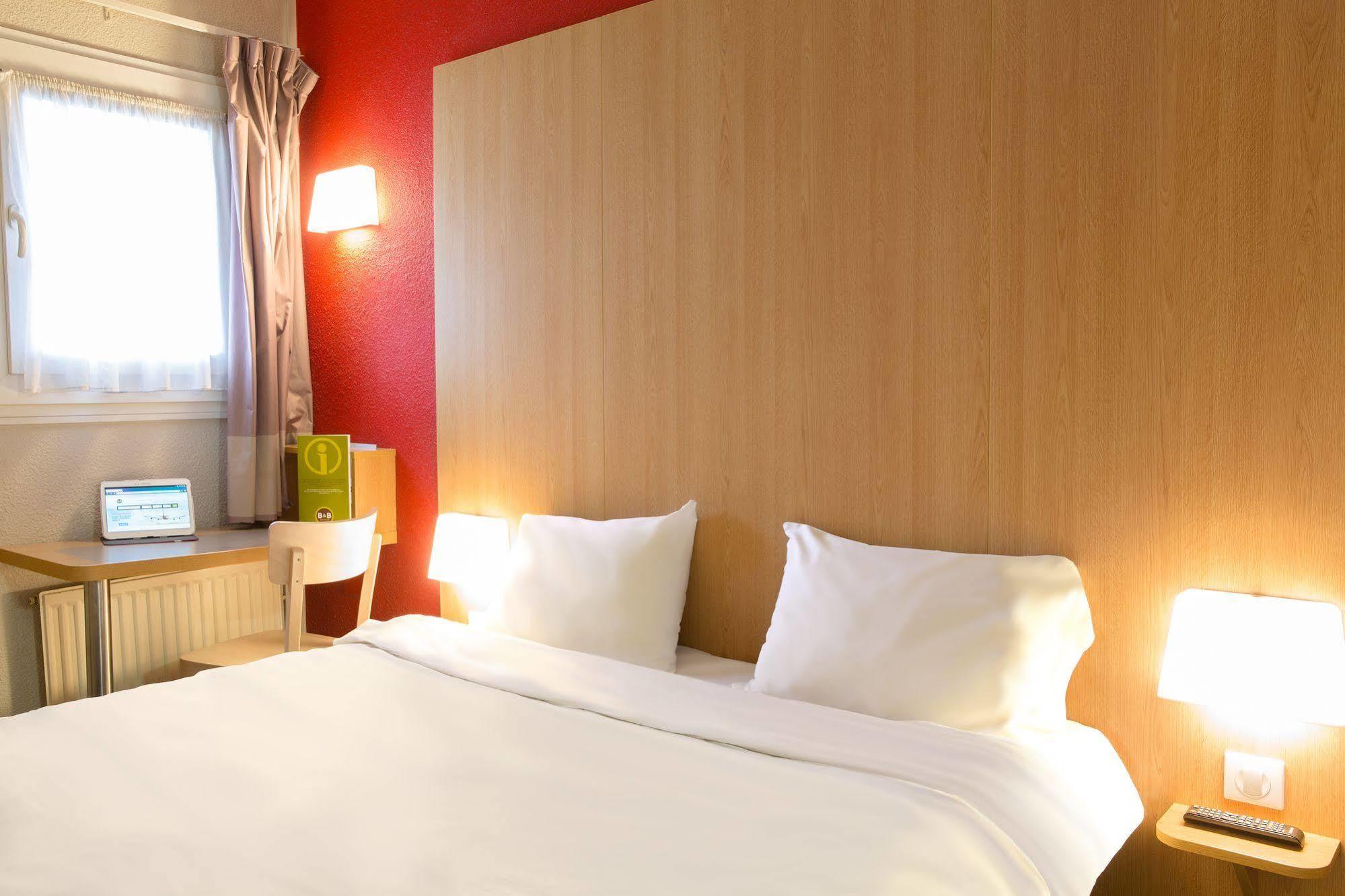 B&B Hotel Toulon Олиул Екстериор снимка