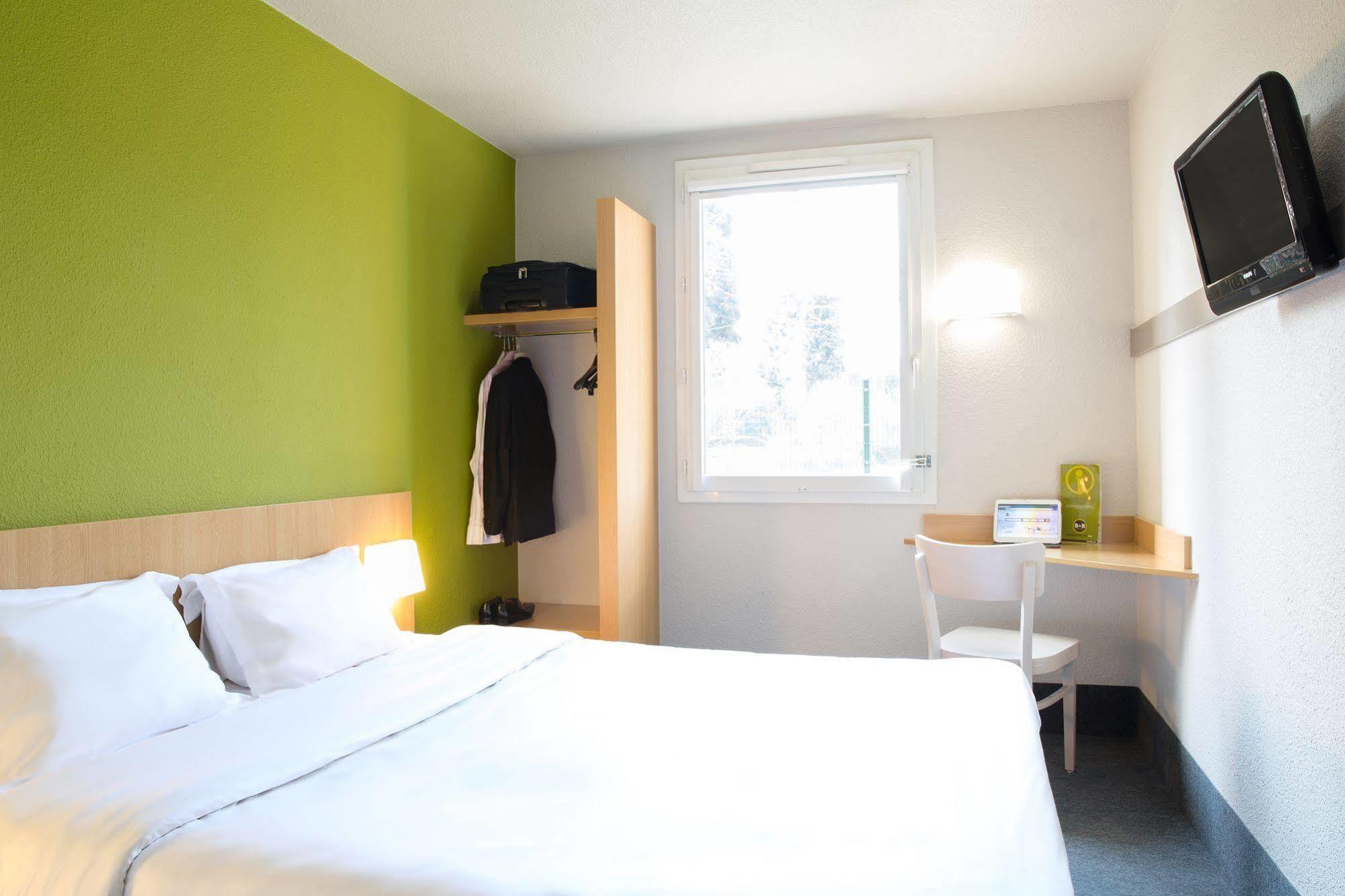 B&B Hotel Toulon Олиул Екстериор снимка