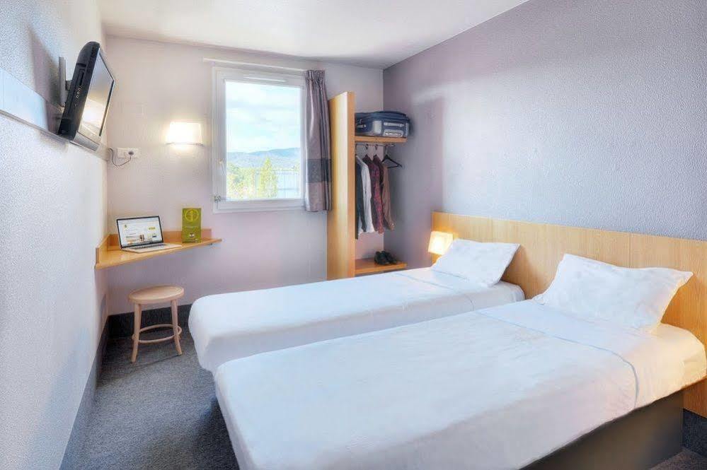 B&B Hotel Toulon Олиул Екстериор снимка
